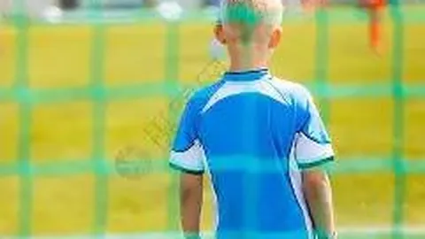 金钟国神秘婚典揭秘：刘在石担纲主持，热议新娘之谜！